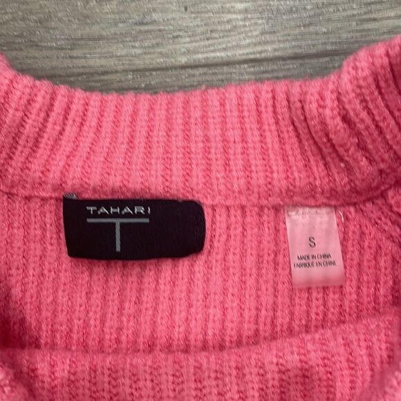 Small EUC Tahari Pink Cable Ribbed Crew Neck Sweater - Picture 2 of 5
